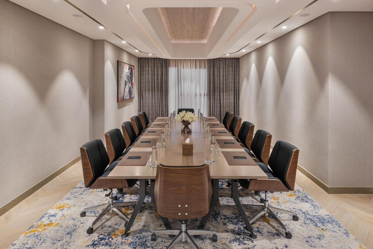 Paramount Hotel Midtown Dubai Exterior foto Boardroom at the hotel