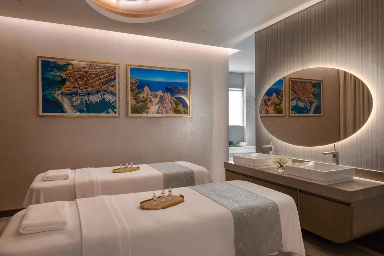 Paramount Hotel Midtown Dubai Exterior foto Spa at the hotel